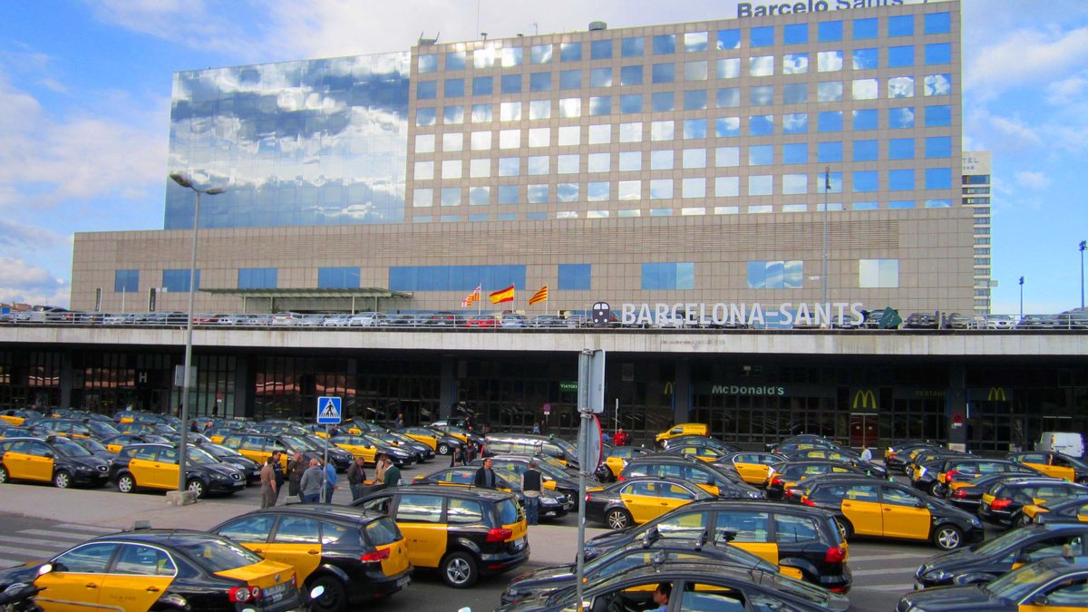 Barcelona Airport to City Centre: Taxi, Transfer or Private Chauffeur?