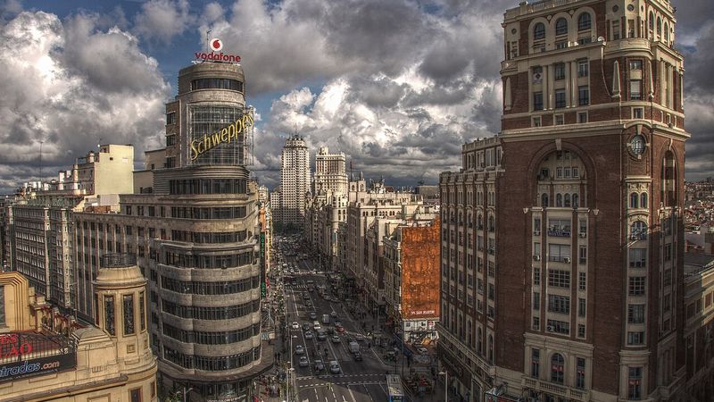Private Chauffeur Service in Madrid: Is It Worth It for Business and Leisure?